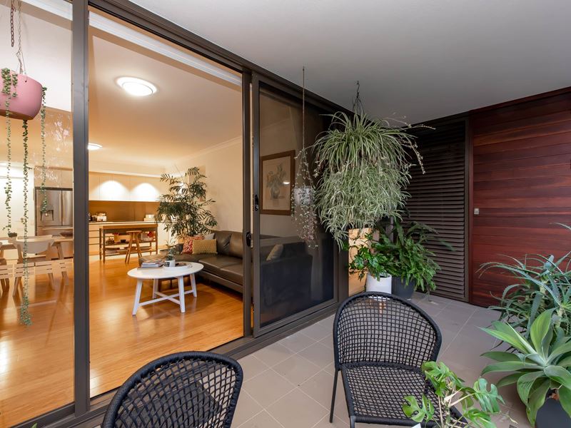 17/2 Dynevor Rise, Floreat