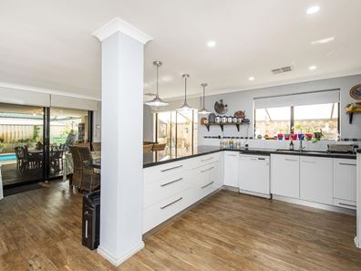 30 Achiever Avenue, Port Kennedy WA 6172