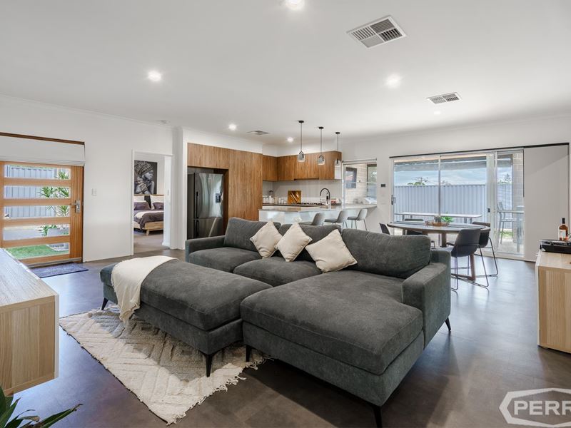 4A Lindley Road, Halls Head WA 6210