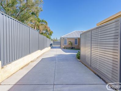 4A Lindley Road, Halls Head WA 6210