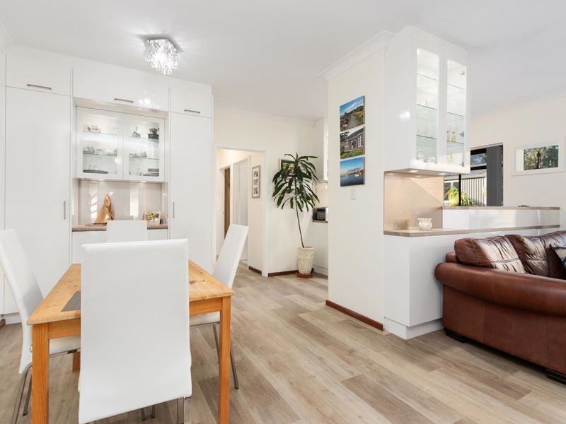 8/35 Comer Street, Como