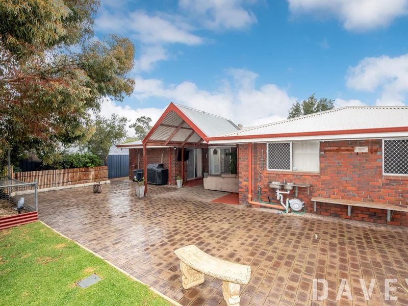 6 Pierre Place, Padbury