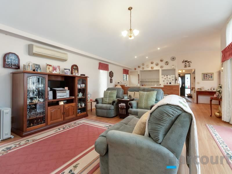 54 Pembury Way, Butler