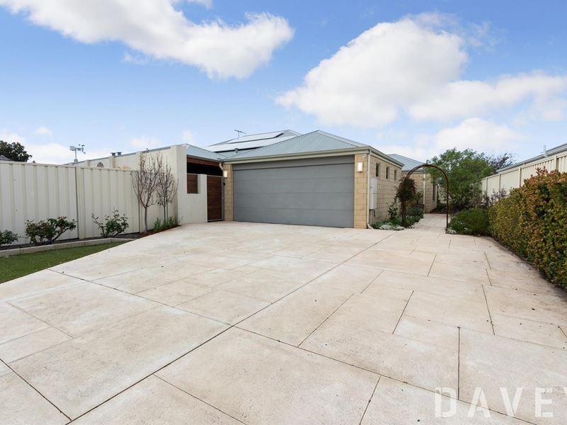 32 Colwyn Loop, Tapping