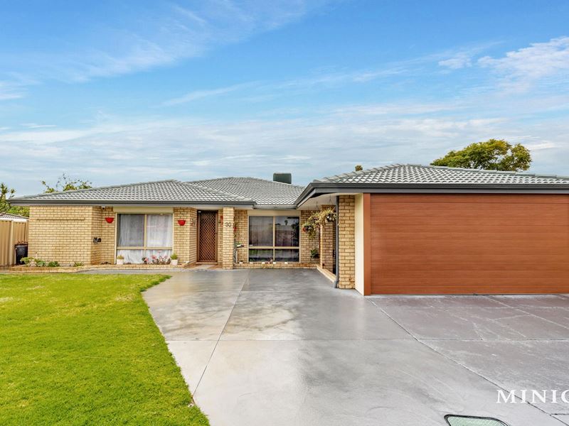 30 Forest Lakes Drive, Thornlie