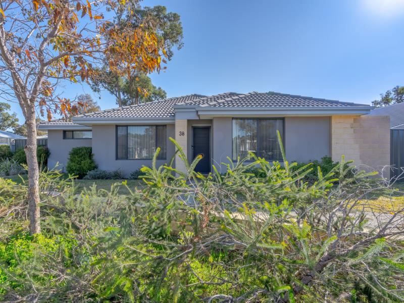 38 Somerford Promenade, Wellard WA 6170