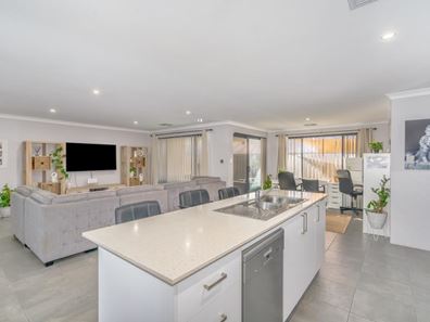 38 Somerford Promenade, Wellard WA 6170
