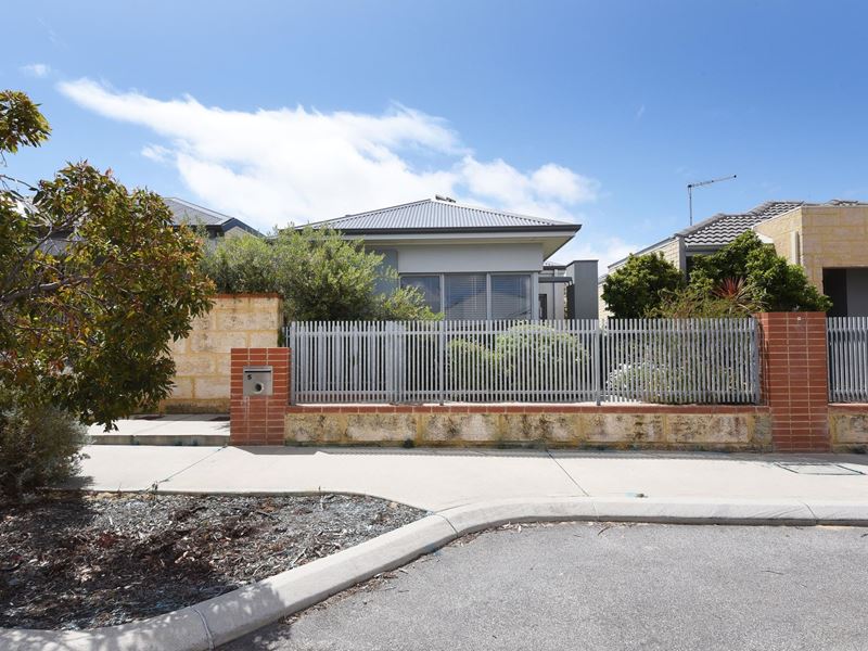 5 Perkins Drive, Clarkson WA 6030