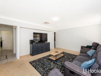 17 Marsdenia Road, Halls Head WA 6210