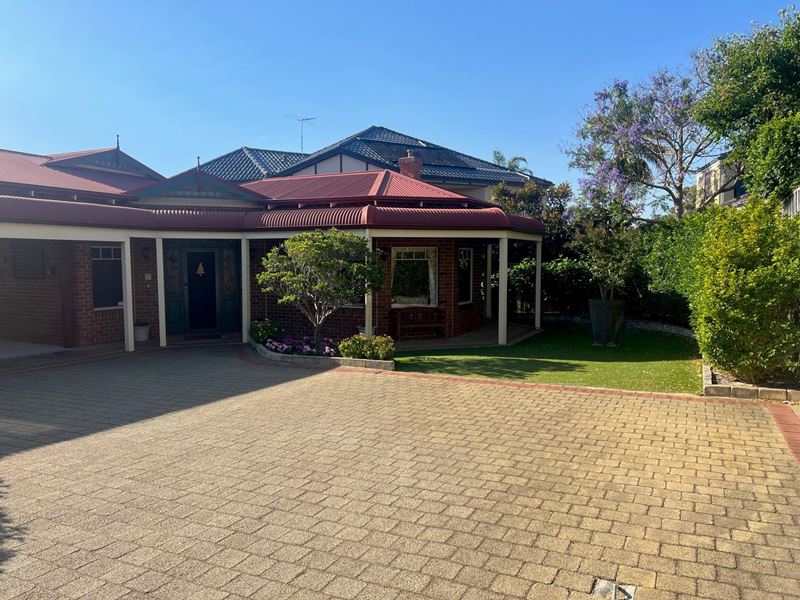 9 Ashbridge  Retreat, Mount Claremont WA 6010