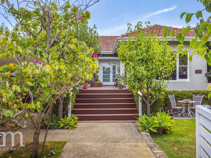 33 COLLEGE ROAD, Claremont