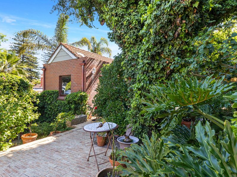 215 Marmion Street, Cottesloe WA 6011