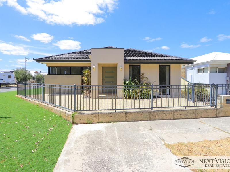 11 Oakridge Meander, Success WA 6164