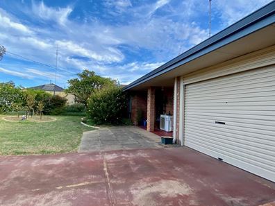 7A Folkstone Court, Waroona WA 6215