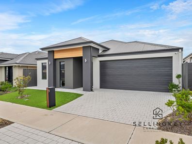 9 Solitaire Road, Treeby WA 6164