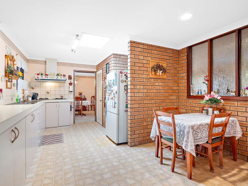10 Crest Court, Thornlie