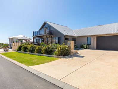 3 Naroona Drive, Dalyellup WA 6230