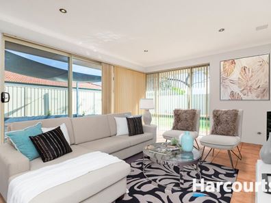 10 Peterborough Drive, Currambine WA 6028