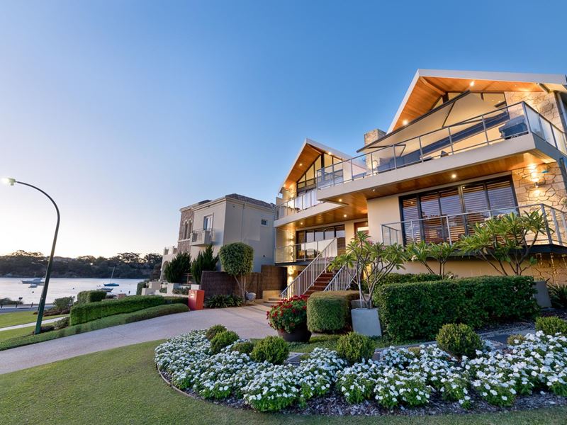 26A Blackwall Reach Parade, Bicton