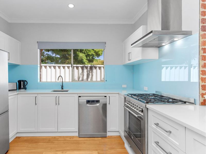 2/30 Conochie Crescent, Manning