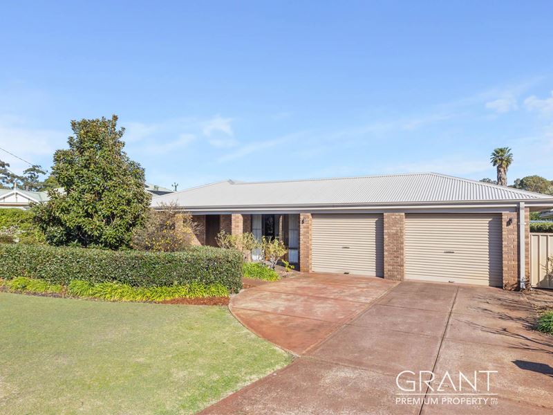 4 Rummer Way, Bateman WA 6150