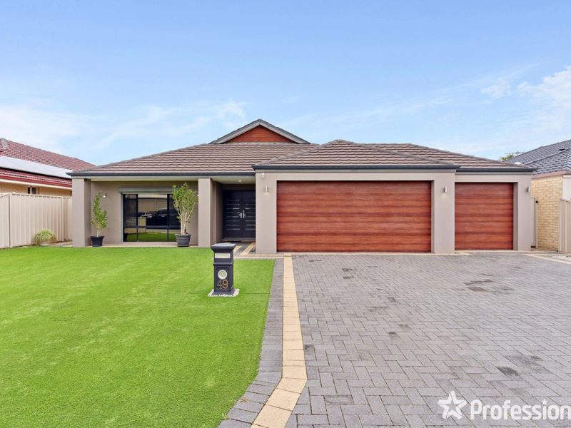 49 Baza Gardens, Maida Vale