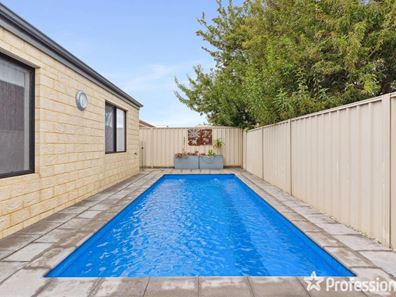 49 Baza Gardens, Maida Vale WA 6057