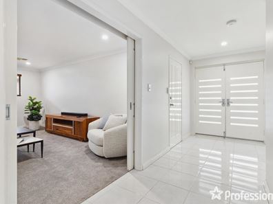 49 Baza Gardens, Maida Vale WA 6057