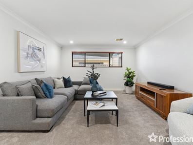 49 Baza Gardens, Maida Vale WA 6057