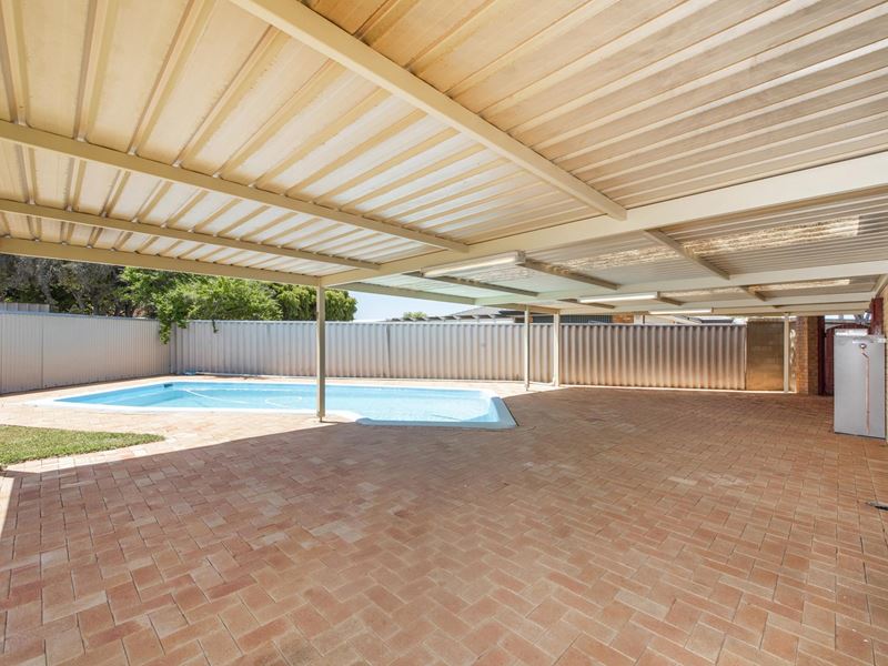 1 Caryota Court, Warnbro WA 6169