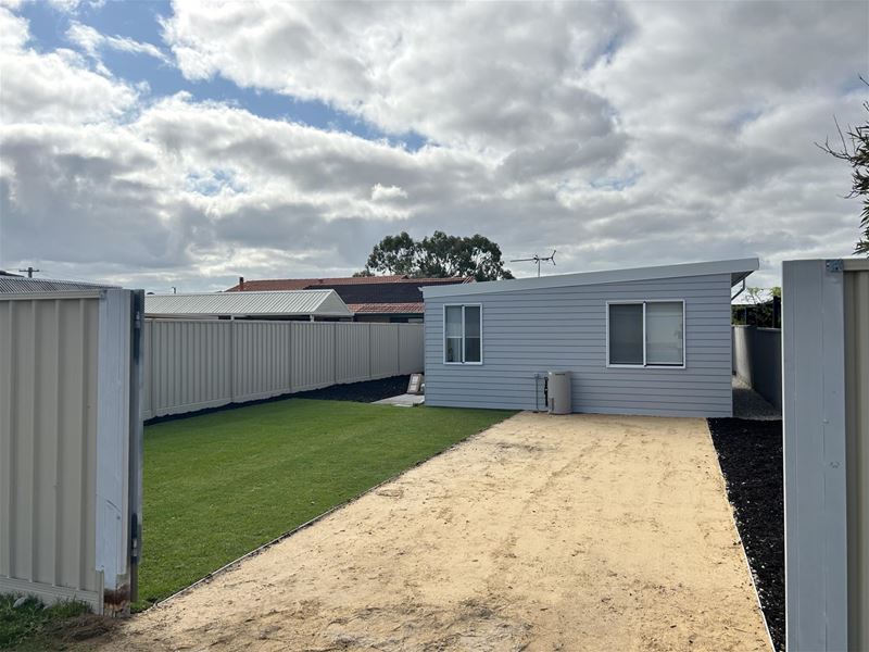 18a Bannon Street, Singleton WA 6175