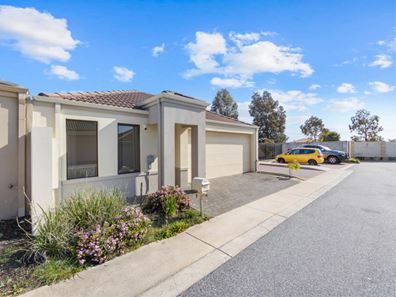 8 Glendalough Loop, Canning Vale WA 6155