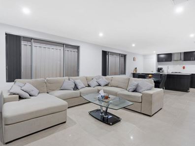 23 Lewisham Vista, Success WA 6164