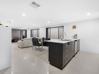 23 Lewisham Vista, Success WA 6164