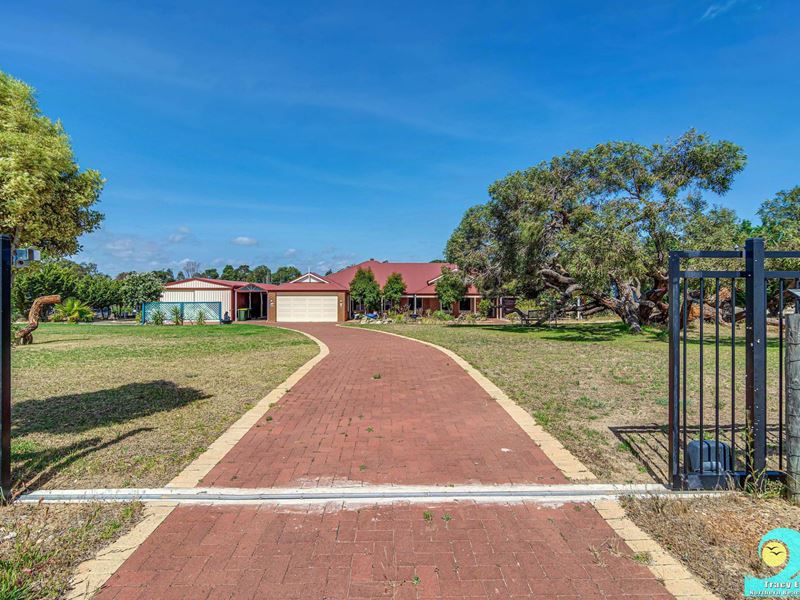 33 Caraway Loop, Two Rocks WA 6037