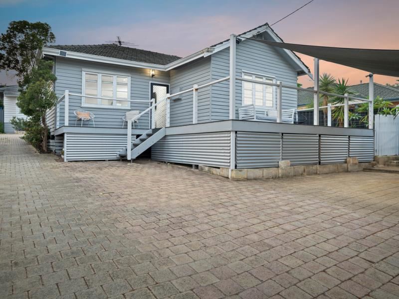 131 Holbeck Street, Doubleview WA 6018