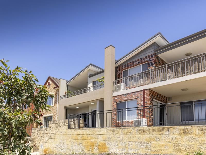 2/65 Lakeside Drive, Joondalup