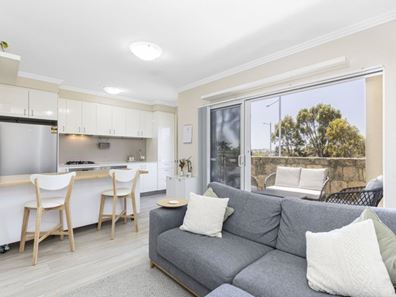 2/65 Lakeside Drive, Joondalup WA 6027