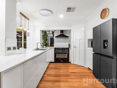 25 Parkstone Retreat, Currambine WA 6028