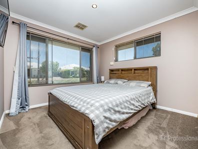 36 Revolution Avenue, Eglinton WA 6034