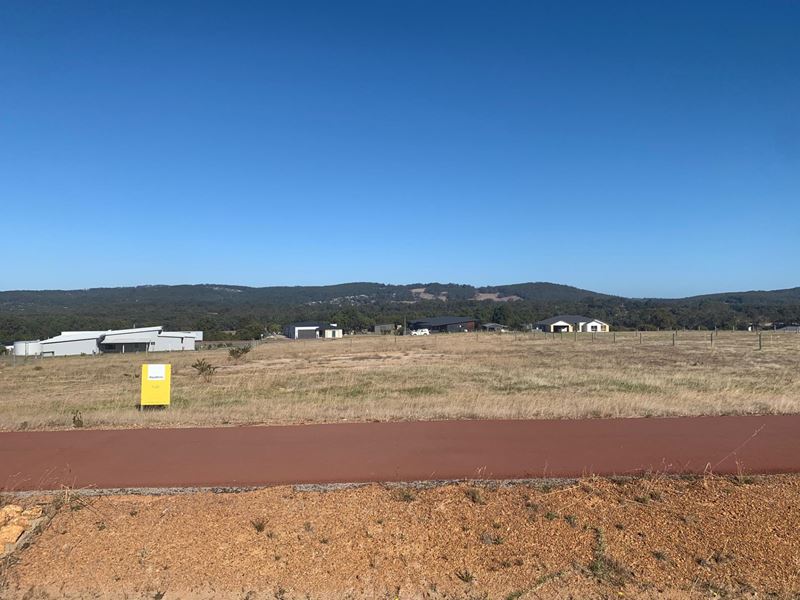 36 Beaufortia Gardens, Hay WA 6333
