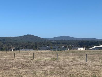 36 Beaufortia Gardens, Hay WA 6333