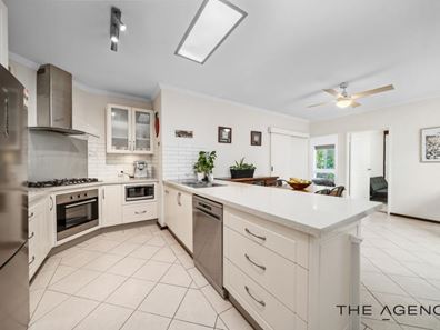 15 Gilfellon Road, Stoneville WA 6081