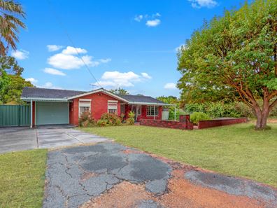 45 Waratah Drive, Camillo WA 6111