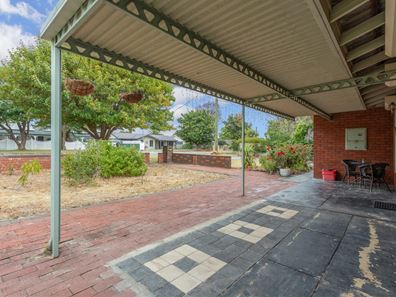 45 Waratah Drive, Camillo WA 6111