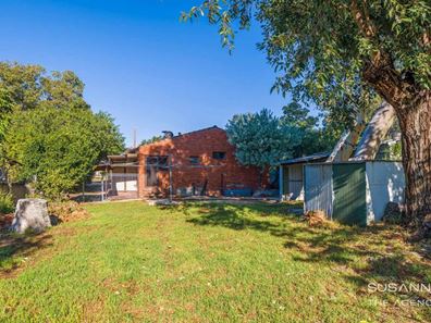 51 Waterloo Crescent, Lesmurdie WA 6076