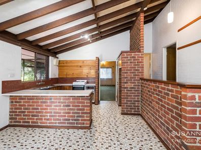 51 Waterloo Crescent, Lesmurdie WA 6076