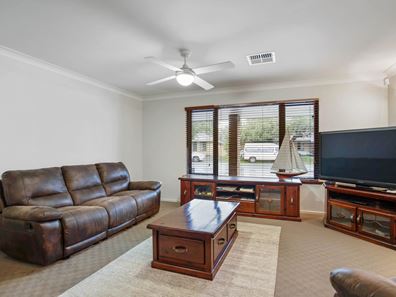 41 Parkfield Road, Kelmscott WA 6111