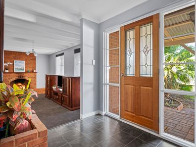 18 Robertson Street, West Lamington WA 6430