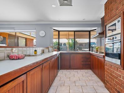 18 Robertson Street, West Lamington WA 6430